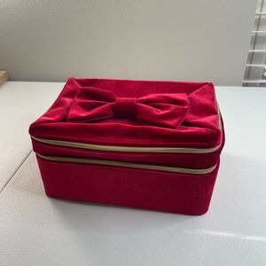 Estée Lauder Red Velvet Makeup Train Case Bow Gold Zipper